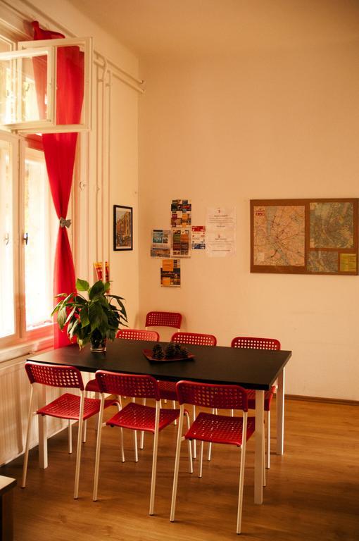 בודפשט 2Night Hostel מראה חיצוני תמונה